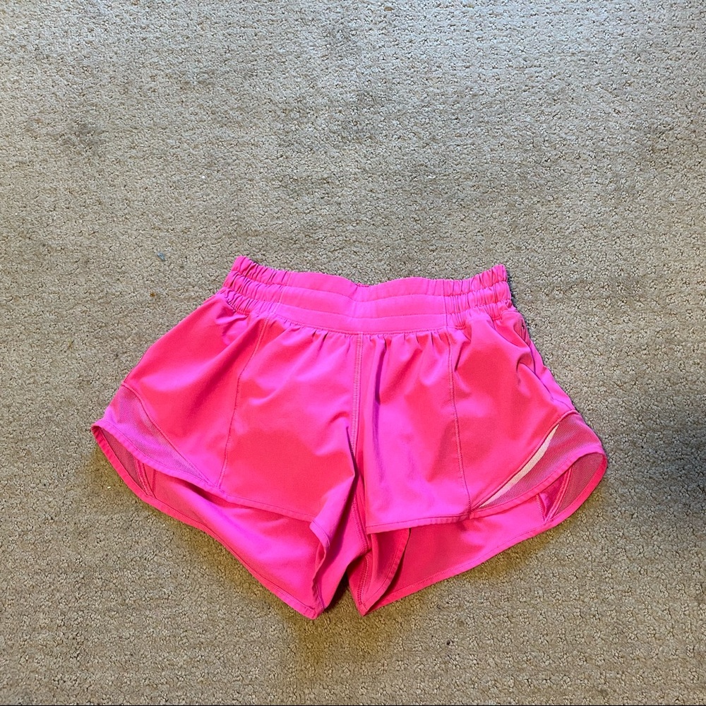 lululemon highlight pink hotty hot shorts